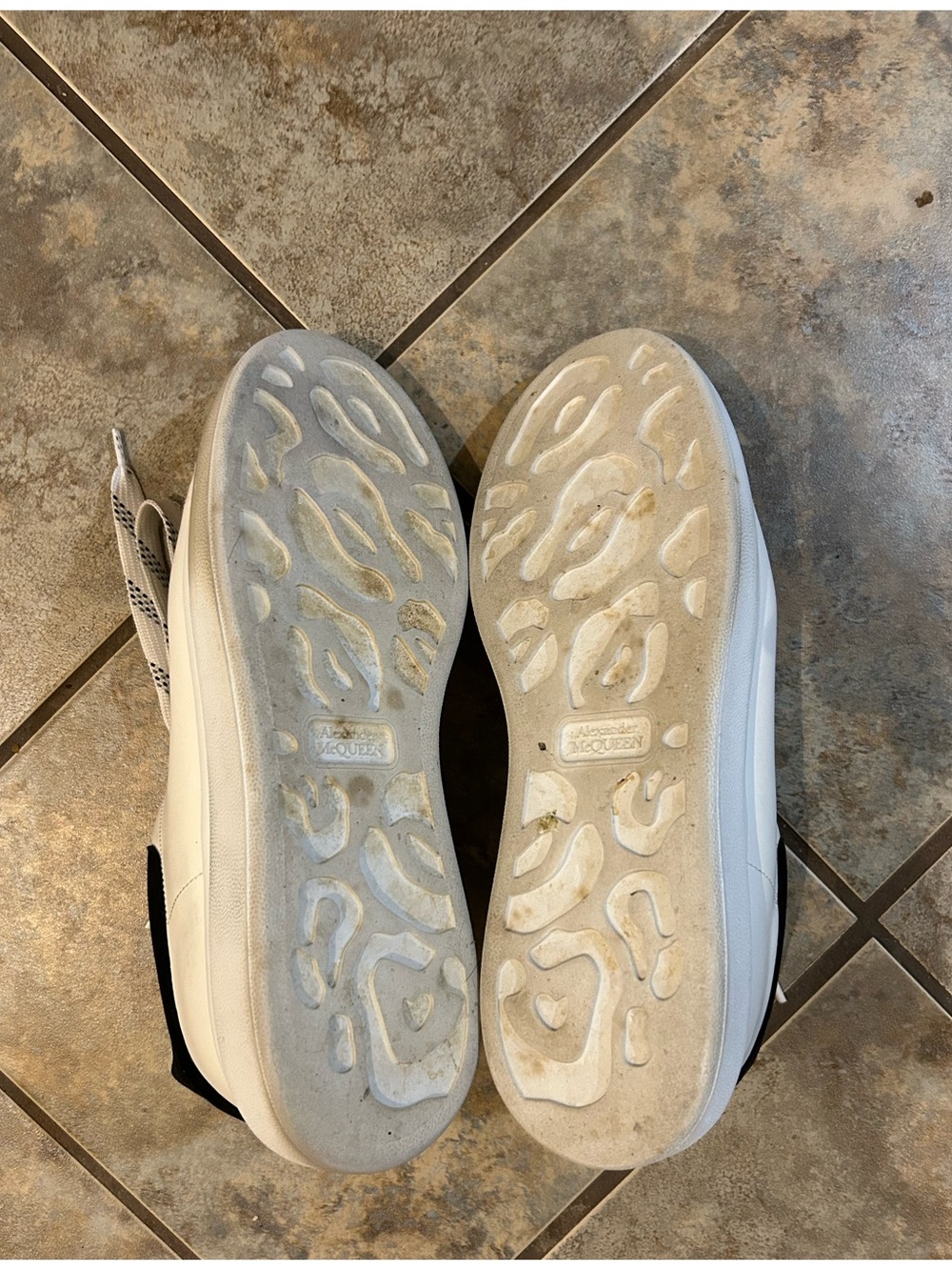 Alexander McQueen - McQueen Oversized Sneakers - Sz 40 (10) - Picture 6 of 7